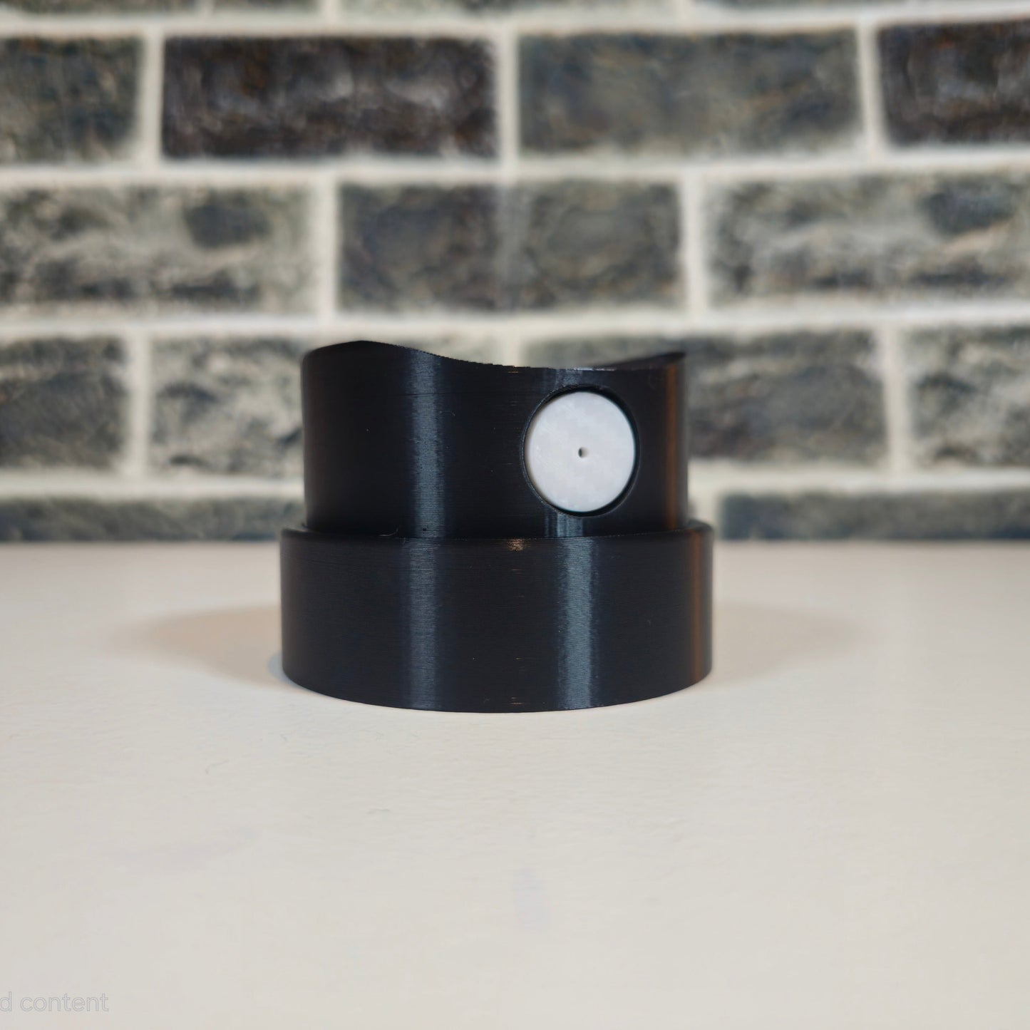 CAPCON – Outline BWD - Black (White Dot)